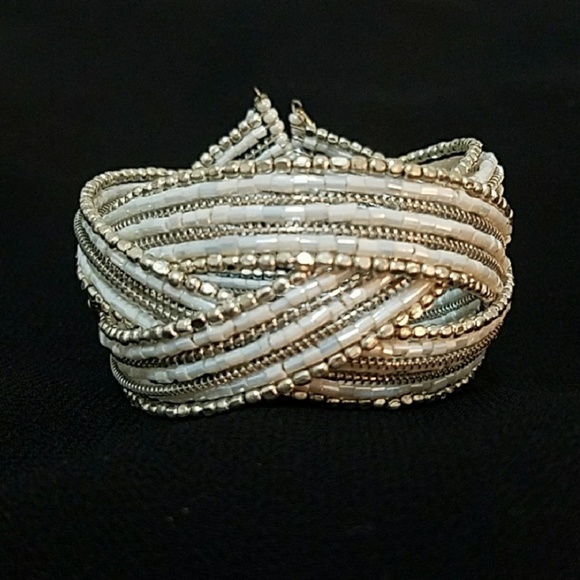 boutique purchase Jewelry - ♦️HP♦️Seeded and pearlized white cuff bracelet